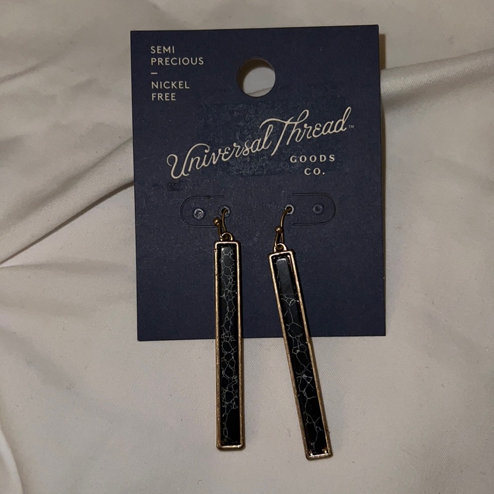 NWT - universal thread semi-precious black earrings